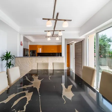 Villa Stunning With Sea View In Vallauris Golfe-Juan