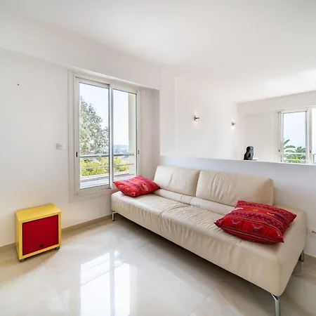 Stunning With Sea View In Vallauris