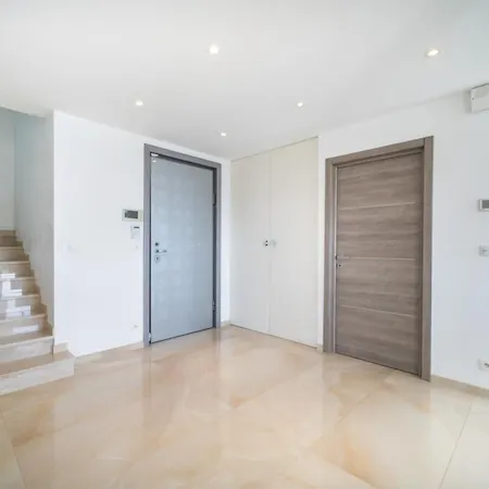 Villa Stunning With Sea View In Vallauris Golfe-Juan