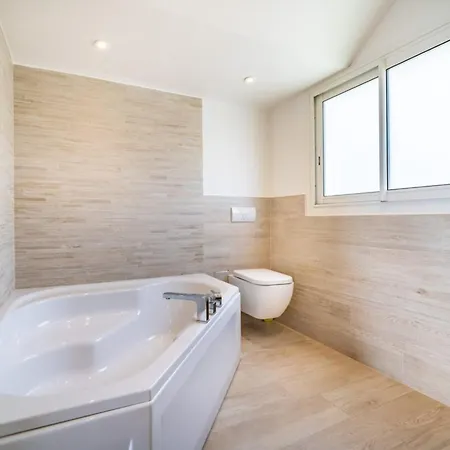 Villa Stunning With Sea View In Vallauris *