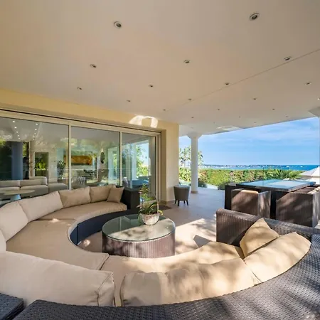 Stunning With Sea View In Vallauris *