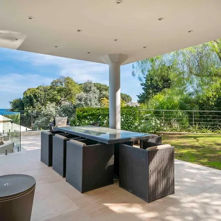 Stunning With Sea View In Vallauris *