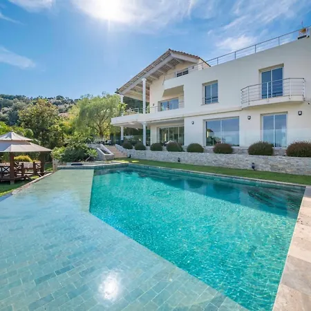 Villa Stunning With Sea View In Vallauris *