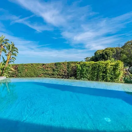 Stunning With Sea View In Vallauris *